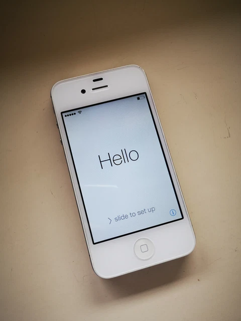 Apple iPhone 4S A1387 - White - iCloud ON **PRISTINE CONDITION** Apple iPhone 4S A1387 - White - iCloud ON **PRISTINE CONDITION**