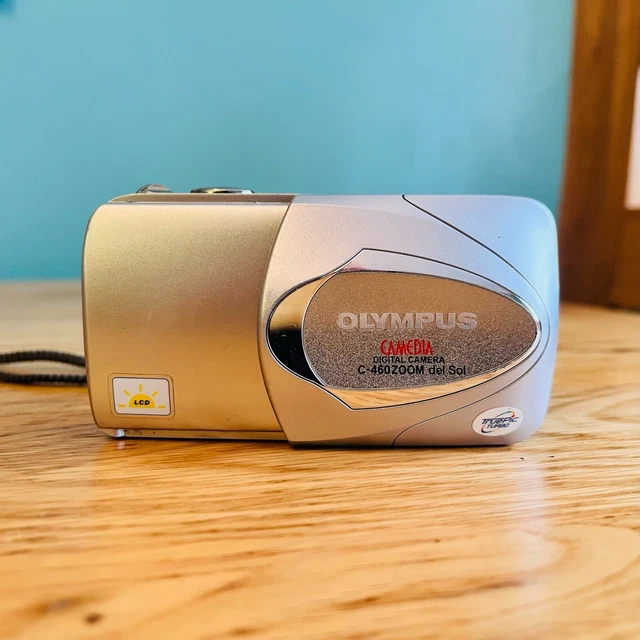 Olympus Camedia C-460 Zoom del Sol 4.0MP Compact Digital Camera Silver