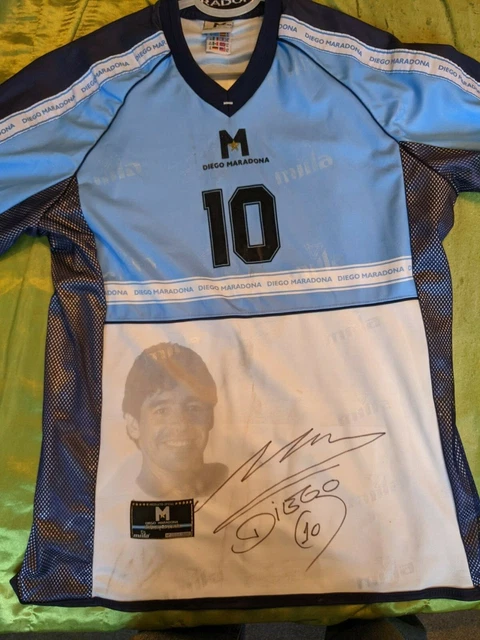 (本物) Auto Jersey Maradona Milla /3000 本物) Auto Jersey Maradona Milla /3000 DIEGO MARADONA SIGNED