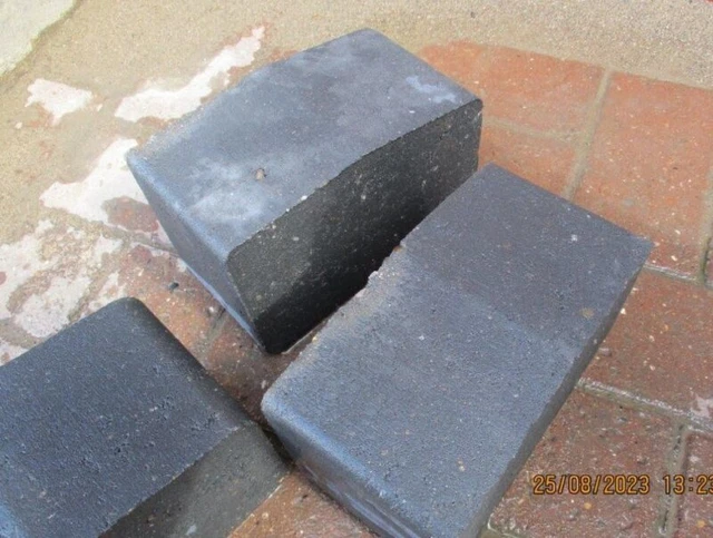 Keykerb MARHALLS KEYKERB LARGE, Half Battered Or Bullnosed Charcoal £225.00 ...