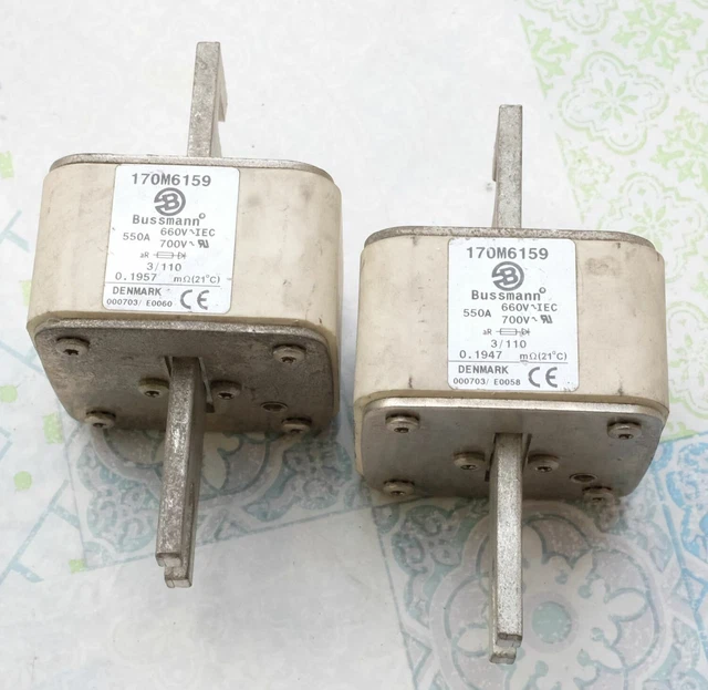 2x Bussmann / Eaton 170M6159 550A 690V 3/110 cartouche fusible Lot de 2