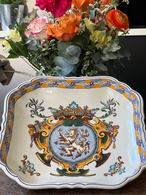 Plat carré en faïence de Gien décor Renaissance 175ème anniversaire