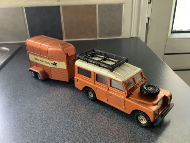Corgi Toys Land Rover 109WB And Pony Club Beaufort Double Horse Box