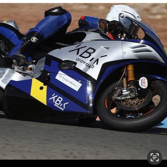 Una Moto De Circuito ,lujo