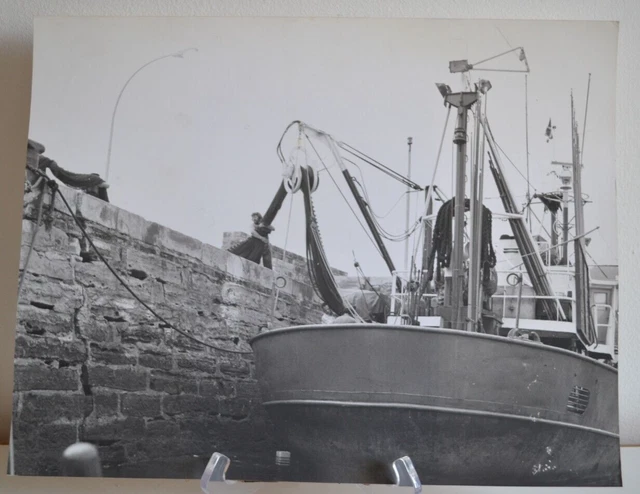 Foto Analogica Anonimo Verso 1980 Nave Pesca Incasso Reti Porto Pescatore