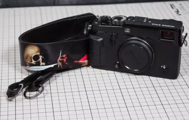 Fujifilm X-pro2 Digital Rangefinder Camera Body + Free lens