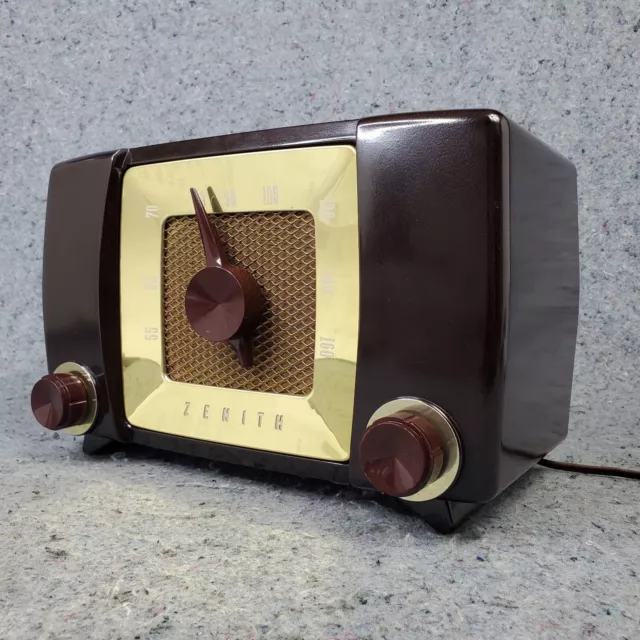 Zenith Tube Radio H615Z Brown Bakelite AM Tabletop Vintage 1950s MCM Works