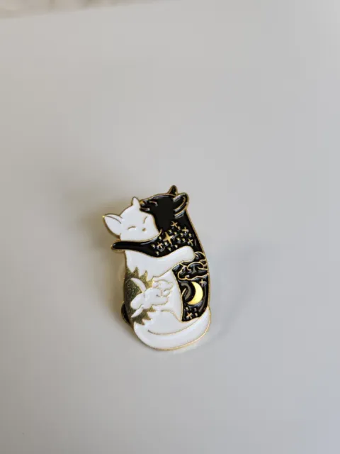 MJartoria Cute Lapel Pin Brooch Celestial Cats Hugging Black White & Gold Colors