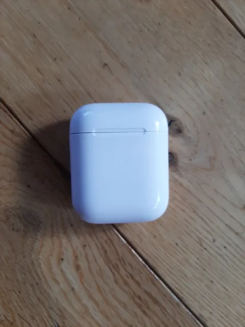Apple  1st Generation  Charging Case - Case Only. Pods Not Included.