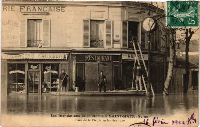 CPA Saint-Maur Place de la Pie FRANCE (1338737)