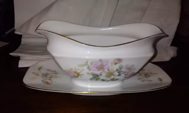 Epiag 2460 Gravy Boat Sauce Bowl Vintage 1940s Czechoslovakia Floral 9"x5"x3" i