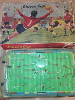 TECHNOFIX EUROPA CUP GIOCO DI LATTA  1960s CON SCATOLA 55cm x 33cm W Germany 