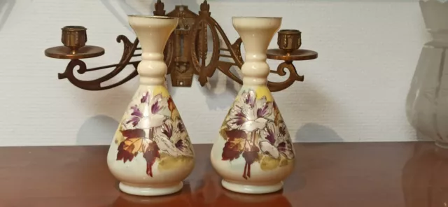Paire de vases ancien en opaline décor peint 19ème siècle