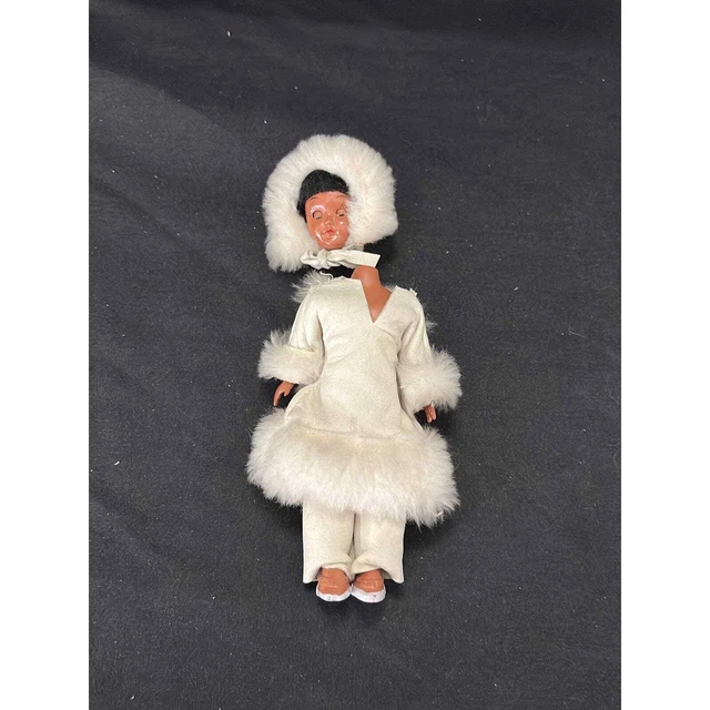 VINTAGE SLEEPY EYE Indian Native American Girl with Baby Doll Bin 23