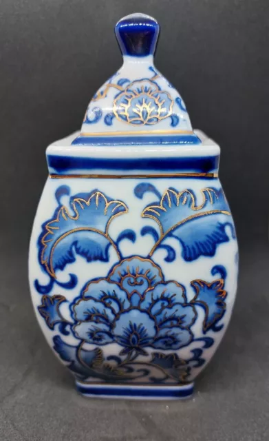 Chinese Oriental Blue White Gold Floral Ceramic Ginger Jar Pot Urn Ornament