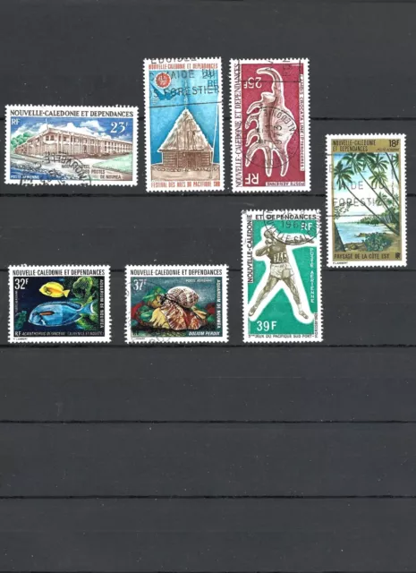 1375- LOT de 7 timbres  postes aériennes NOUVELLE CALEDONIE oblitérés