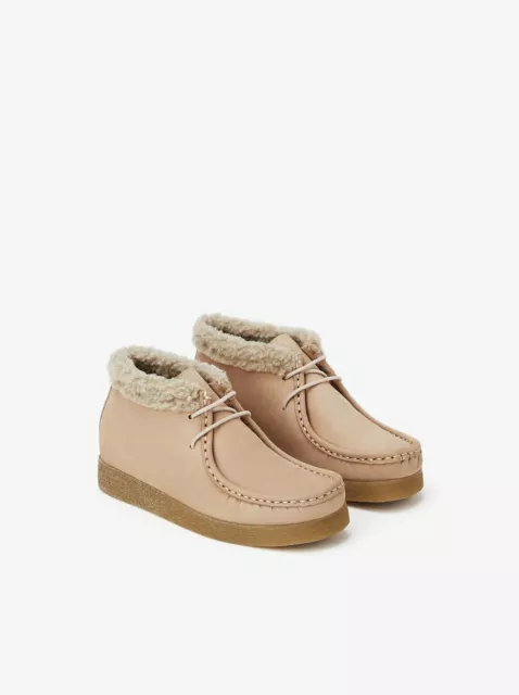Cream wallabees discount