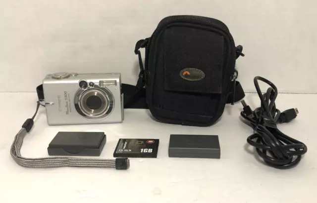 Canon PowerShot Digital ELPH S500 w/ 1 GB Memory Case 2 Batteries Cable - Tested