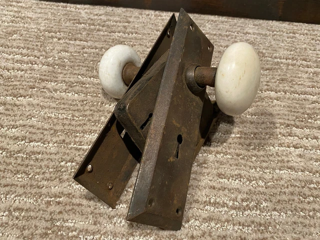 Vintage/Antique Yale Metal Door Lock Plate w/White Porcelain Knobs - Minor Rust