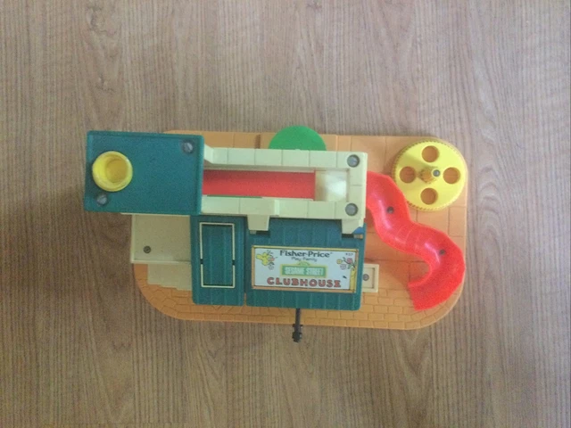 Vintage Fisher Price Little People Sesame Street Clubhouse #937- building only