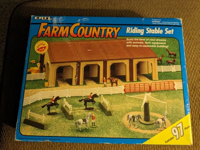 Ertl Farm Country Riding Stable 97 Piece Set # 4217  Original Box & Instructions