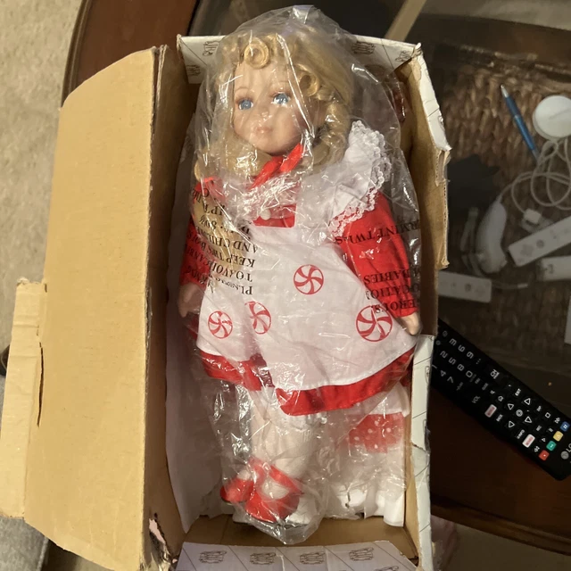 NIB Heritage Signature Collection "The Peppermint Twins" Dolls. Complete