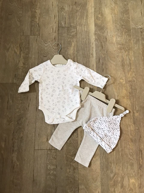 0-3 Month Gender Neutral / Unisex / Boy / Girl Clothes Bundle Great Condition. 7