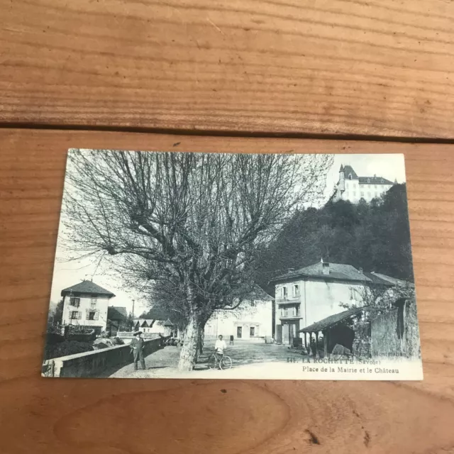 CPA savoie N90 la rochette place de la mairie et le château