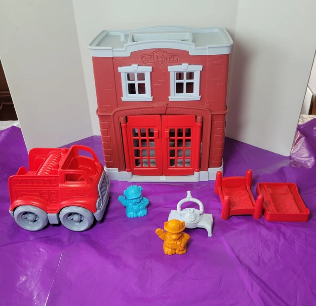Green Toys Fire Station Emergency take along Play Set