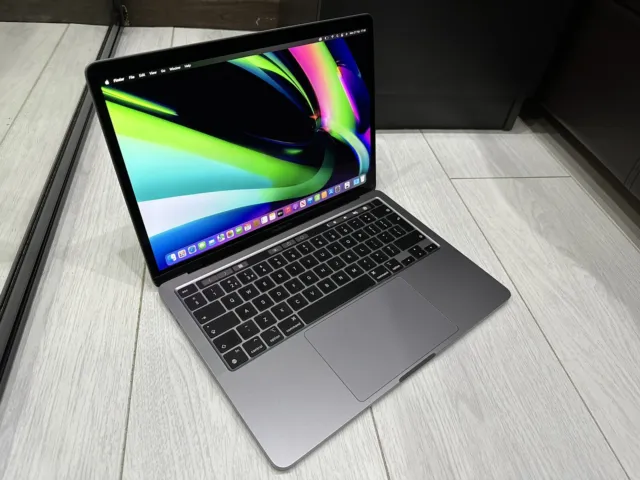 Apple MacBook Pro 13.3” Retina 2020 - 512GB SSD 8GB Ram 8C CPU 8C GPU M1 - Grey