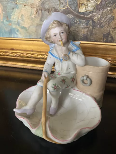 Figurine assise en biscuit polychrome ancien Vide Poche - Baguier