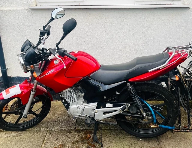 Yamaha ybr 125 shop red colour