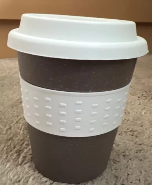 Reusable On The Go Coffee Cup with Silicon Lid and Heat Protection