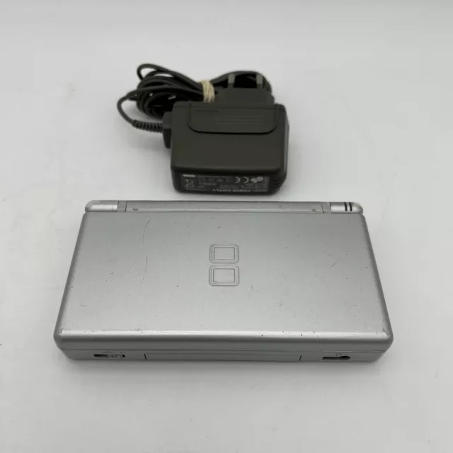 Console Nintendo DS lite grise avec chargeur -