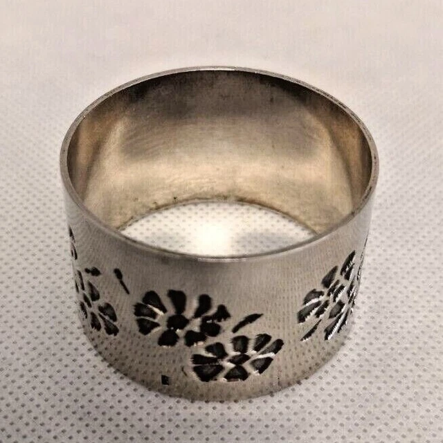Rond de serviette Fleury en métal argenté- chez Sainte Foy Bijoux
