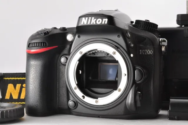 [Near MINT Count 15118] Nikon D7200 24.2 MP Digital SLR Camera Black Body Only