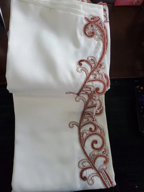 Sophisticated embroidery &cutwork detail Rectangle lace tablecloth perfect for