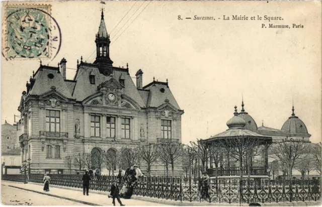 CPA Suresnes La Mairie et le Square (1312965)