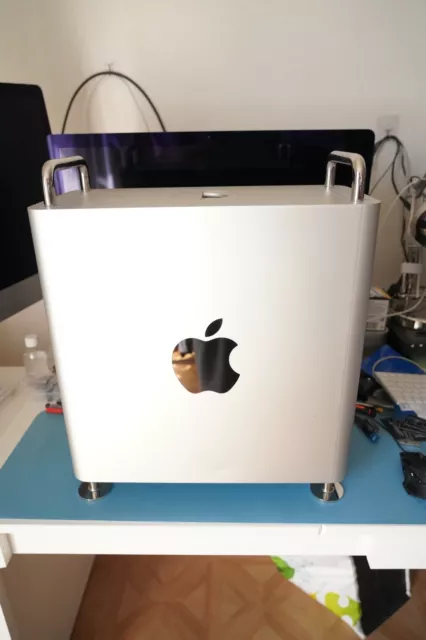 Apple Mac Pro 2019 (7,1) 16 Core 3.2ghz  96 Go Ram 2 To SSD AMD RP 580X TBE