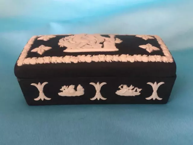 Gute Vintage Wedgwood Schwarz Basalt Jaspisware Klassische Trinket Box.