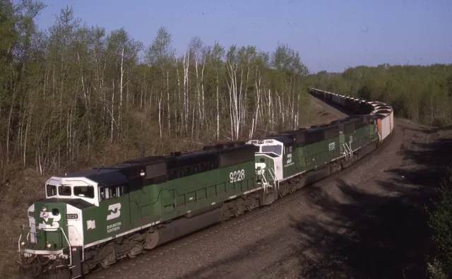 BN 9228 BURLINGTON NORTHERN Railroad Train Locomotive CARLTON MN Photo Slide
