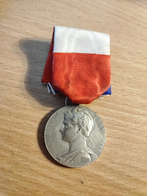 Médaille Du Travail Argent – France, état Neuf