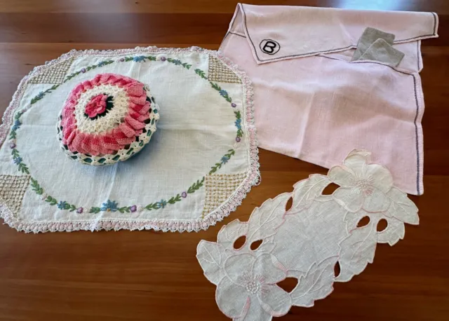 Pretty in Pink! Embroidered Crocheted Cutwork 4 Pieces