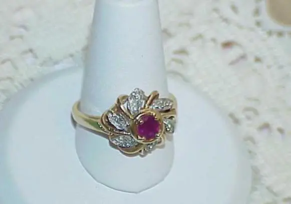 14K .50ctCt Natural Gem Oval Ruby Solitaire Diamond Halo Ring Gorgeous