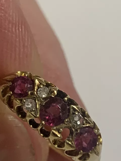 Charming Fine Victorian 18ct Gold Natural Ruby & Rose Diamond Ring - Circa 1890