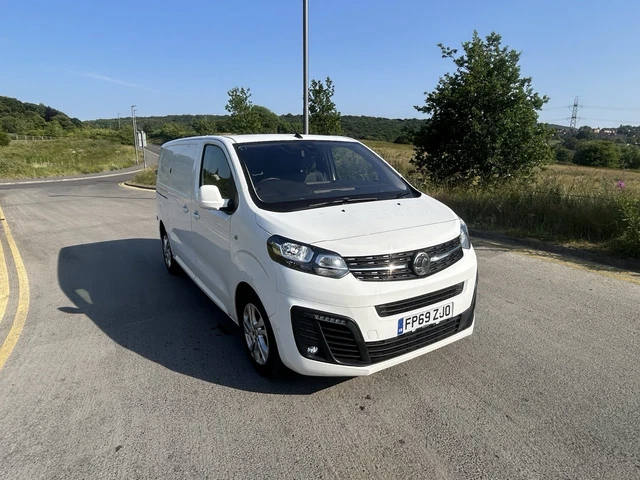 2020 69 REG VAUXHALL Vivaro Elite 2 0D 180 Bhp Auto Mwb 3100 L1 H1 2020 69 REG VAUXHALL Vivaro Elite 2 0D 180 Bhp Auto Mwb 3100 L1 H1