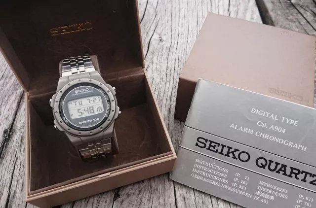 RARE SEIKO A904-6000 Sports 100 Lcd Chronograph Digital Watch Complete Set  1985 EUR 192,87 - PicClick FR
