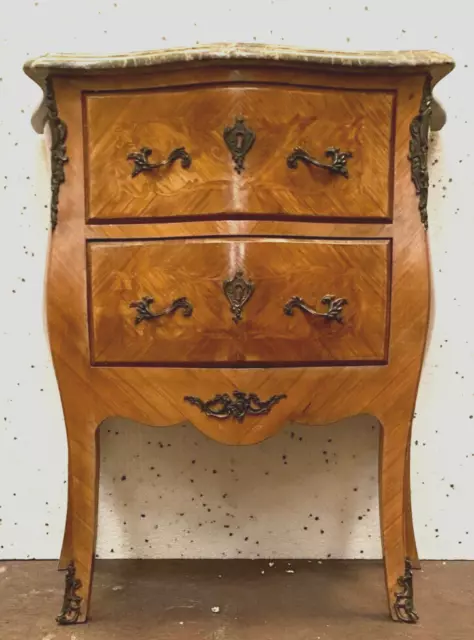 Commode galbée de style Louis XV en marqueterie XX siècle