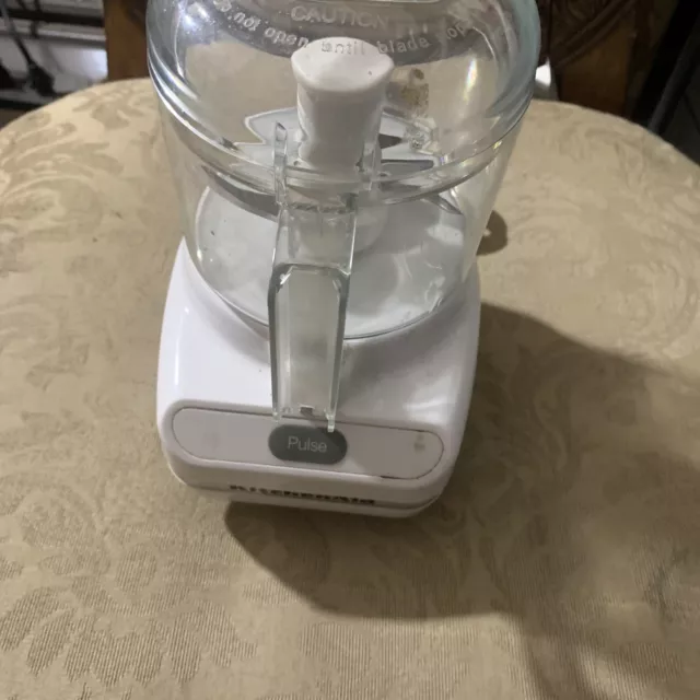 White Westinghouse Mini Food Processor 2-6 Cups Model WMC200 With