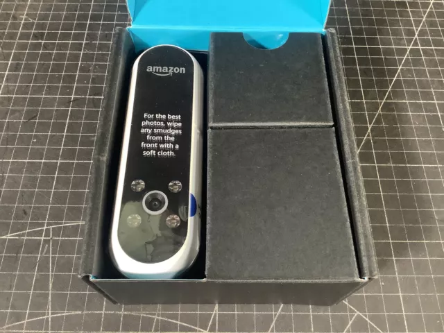Amazon PL67WR Echo Look Smart Assistant w/Alexa - White